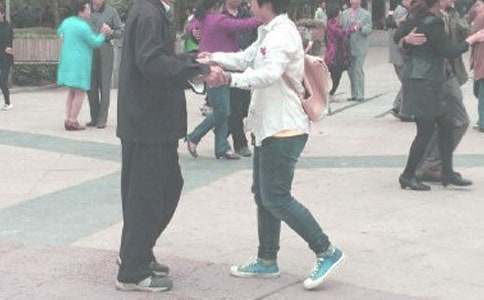 �����쳿������300��