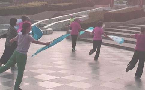 ��������700��