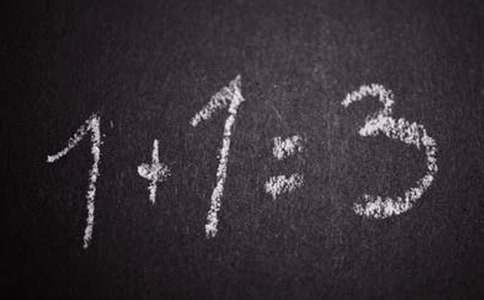 ���µ�С�e�`����