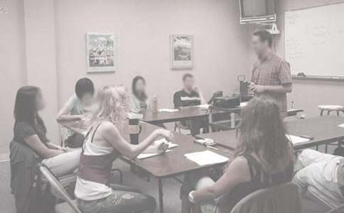 大學生活動總結報告的作文