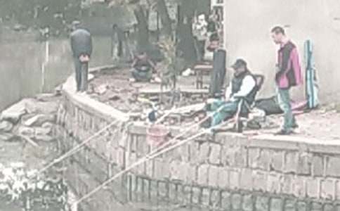 ������~���V�Z-�V�Z