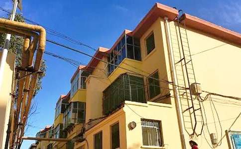 ���a�н��չ������Y