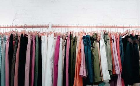 ���b���L��K�������Y(��)