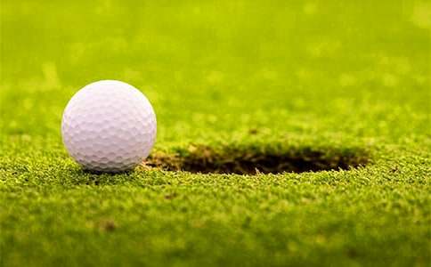 打高爾夫球2000字作文