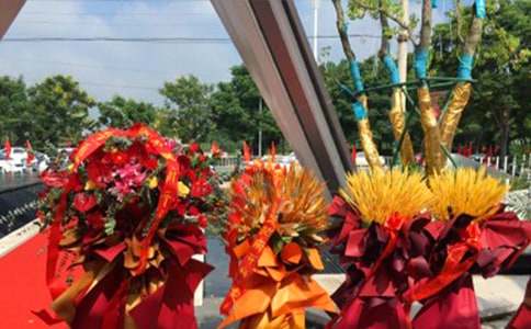 ��I���w֮ϲ���@�R�~150��