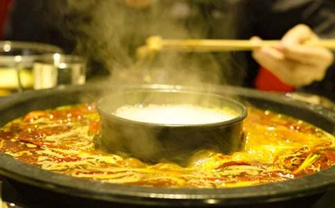 ���Ӣ�۵����}���������ϲ����ڵĸ衷���~