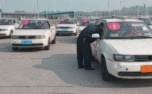 �{УУ�L�����