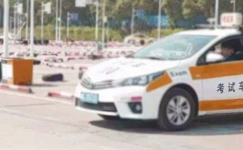 �{У�������U��ͬ