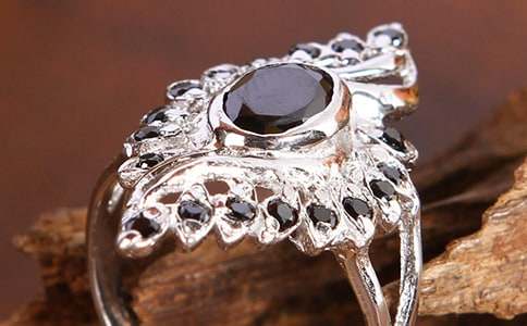 ����Ľ�ָ���꼉����