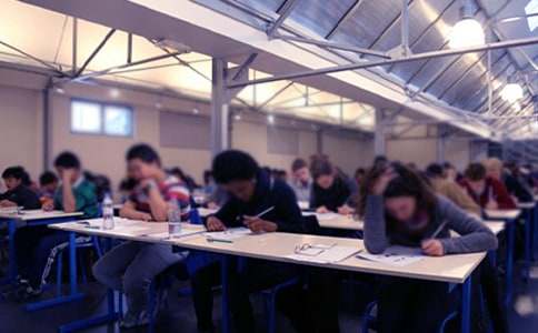 �Z�Ŀ�ԇ��˼����300�־�ƪ