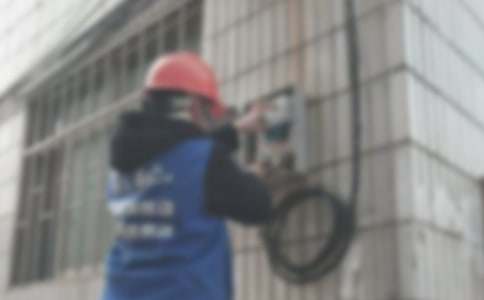 �����l��ͨ�Ŕ����ŵ������g