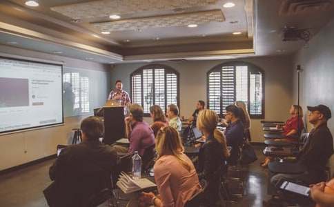 ��W����������