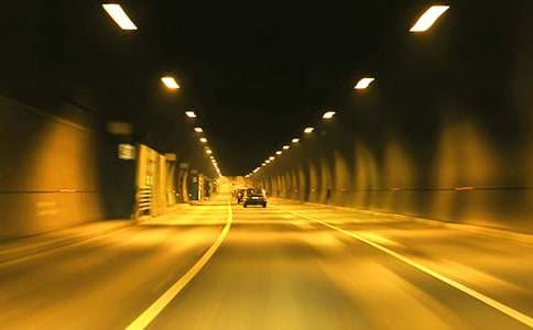 ���u�������������~����