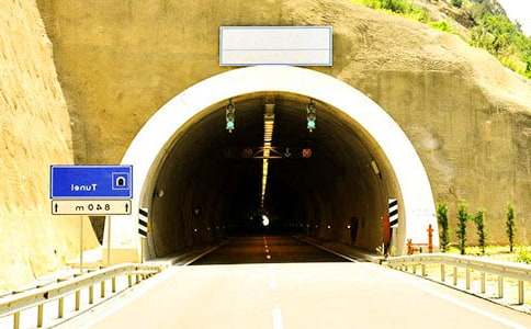 時光隧道-寫事作文700字