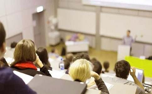 �и��C�������D���~