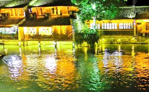 ������ց�������600��