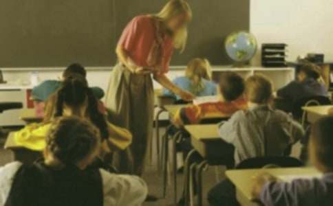 �茑�Ԛ�ĵܵ�С�W������