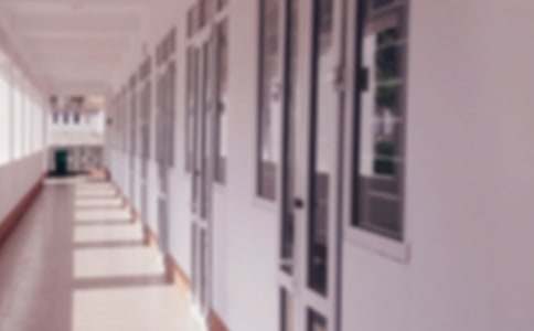 ��ʮ���ČWУ����700�֣����x5ƪ��