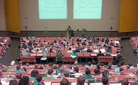 2016�W�����W���R�~���\