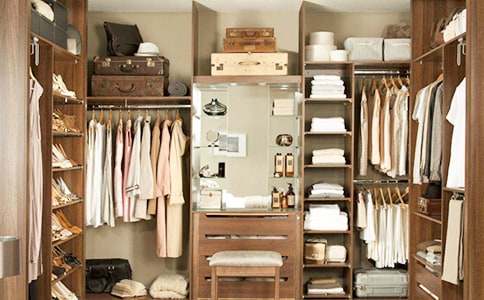 衣柜中的成長故事-五年級-記敘文