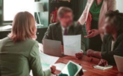 職場著裝禮儀_職場穿著的禮儀與品位