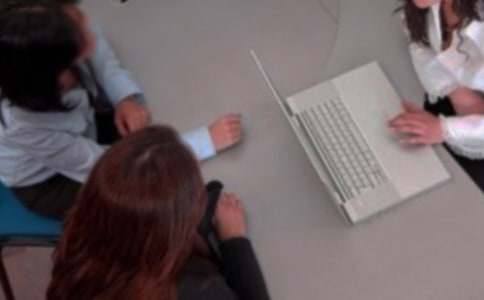 牽著職場幸福走的招數作文