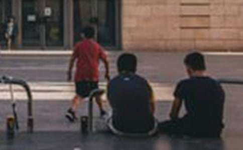 �ЌW�����½�������700��