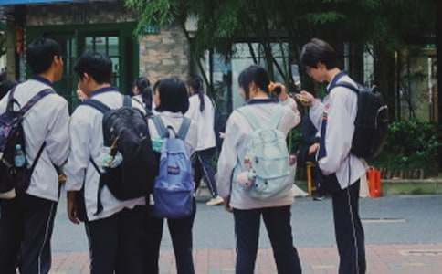 生活_中學生記敘文